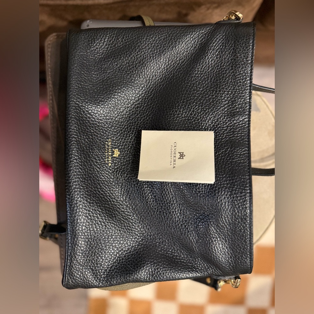 Women’s Italian leather crossbody purse